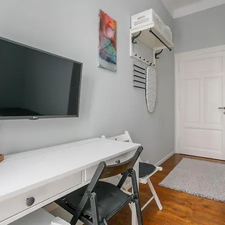 Gloria Apartment *